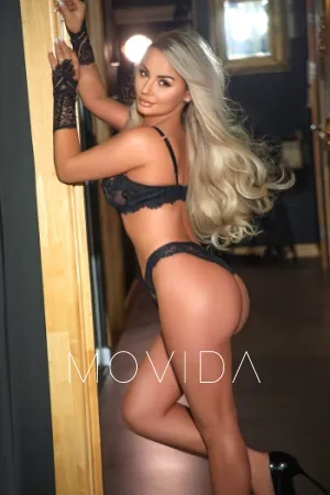 Amazing Duo Model One Photo